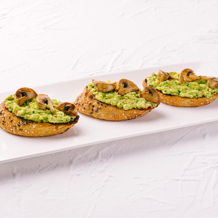 Bruschete cu guacamole și ciuperci
